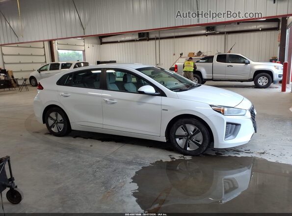 KMHC65LC3LU220644 2020 HYUNDAI IONIQ HYBRID Белый Вид задней части салона