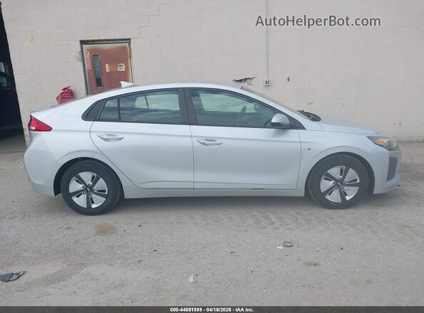 KMHC65LC4JU075644 2018 HYUNDAI IONIQ HYBRID Silver Вид задньої частини салону