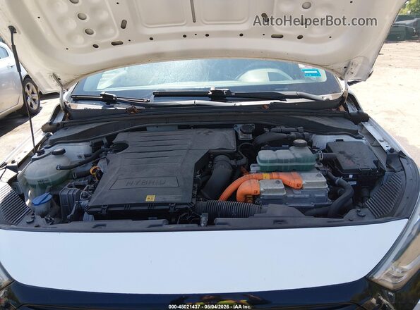 KMHC65LC4JU082688 2018 HYUNDAI IONIQ HYBRID White 