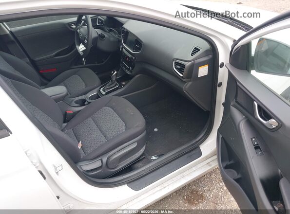 KMHC65LC4JU099569 2018 HYUNDAI IONIQ HYBRID White Widok wnętrza z przodu