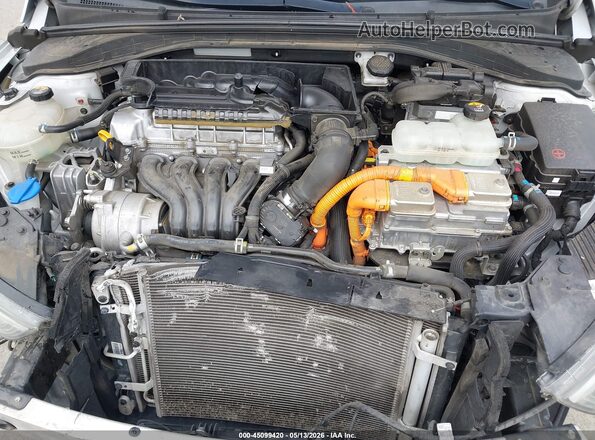 KMHC65LC5JU097586 2018 HYUNDAI IONIQ HYBRID Silver Vista trasera