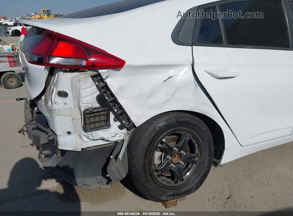 KMHC65LC6HU024768 2017 HYUNDAI IONIQ HYBRID Белый Вид спереди