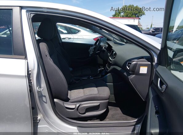 KMHC65LC6KU149440 2019 HYUNDAI IONIQ HYBRID Silver 