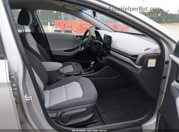 KMHC65LC6LU229371 2020 HYUNDAI IONIQ HYBRID Silver Widok wnętrza z przodu