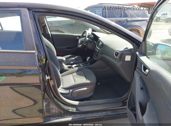 KMHC65LC7JU062371 2018 HYUNDAI IONIQ HYBRID Black Вид салону спереду