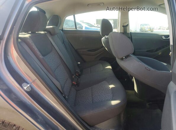 KMHC65LC7JU075315 2018 HYUNDAI IONIQ Gray Widok tylnych siedzeń