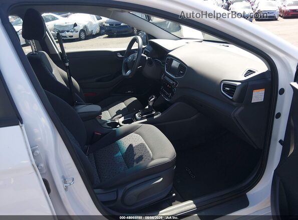 KMHC65LC8JU100285 2018 HYUNDAI IONIQ HYBRID White Widok wnętrza z przodu
