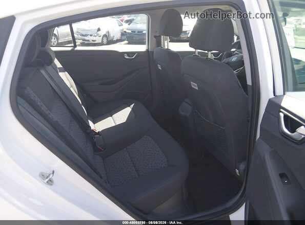 KMHC65LC8JU100285 2018 HYUNDAI IONIQ HYBRID White Widok naklejki z numerem VIN