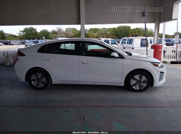 KMHC65LCXMU257837 2021 HYUNDAI IONIQ HYBRID White Vista interior de 360 grados