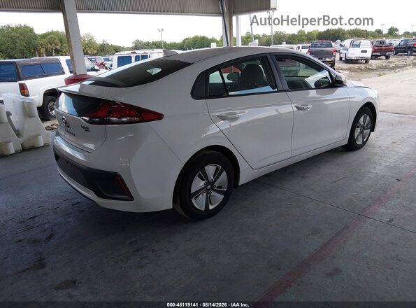 KMHC65LCXMU257837 2021 HYUNDAI IONIQ HYBRID White Trasero derecho