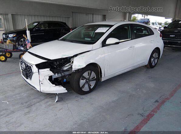 KMHC65LCXMU257837 2021 HYUNDAI IONIQ HYBRID White Vista tres cuartos delantera izquierda