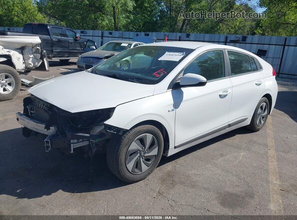 KMHC75LCXJU071711 2018 HYUNDAI IONIQ HYBRID White Առջևի ձախ երեք քառորդ տեսարան