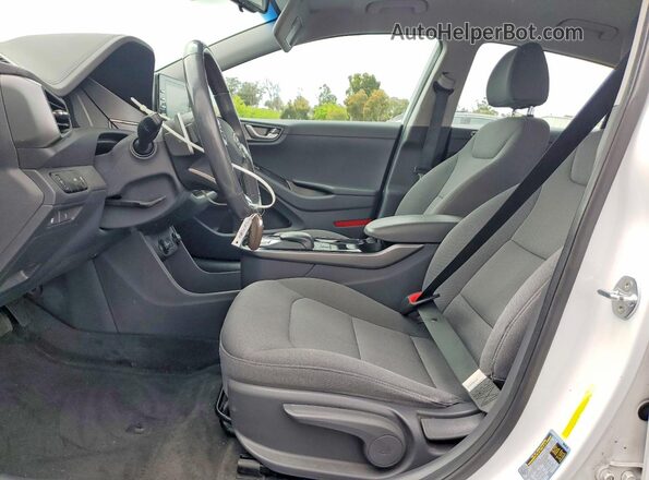 KMHC75LJ1LU061764 2020 HYUNDAI IONIQ White Вид салону спереду