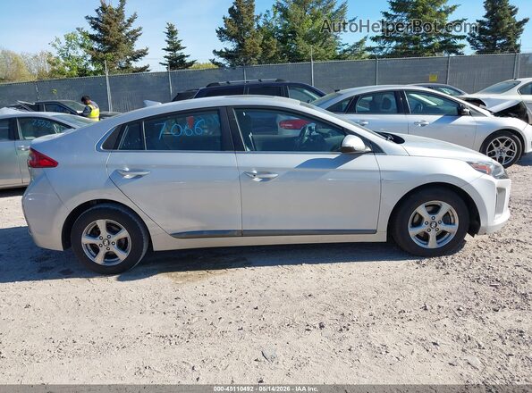 KMHC85LC8HU027066 2017 HYUNDAI IONIQ HYBRID Silver Vista interior trasera