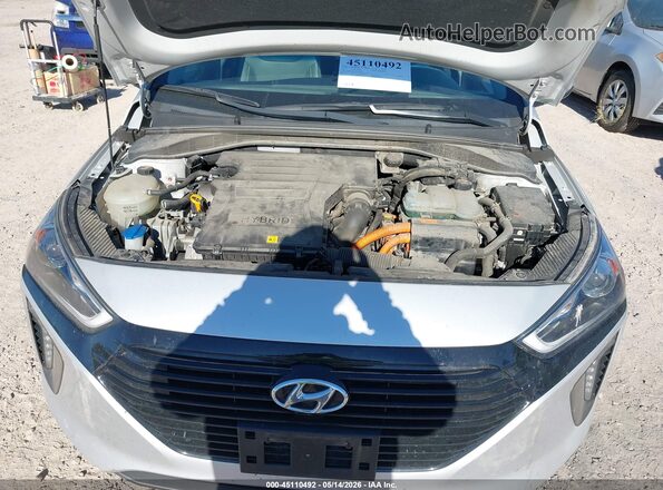 KMHC85LC8HU027066 2017 HYUNDAI IONIQ HYBRID Silver Vista frontal