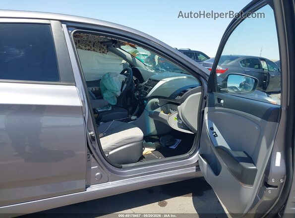 KMHCT4AE1GU113895 2016 HYUNDAI ACCENT Silver Widok wnętrza z przodu