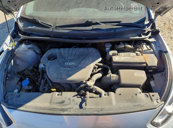 KMHCT4AE3GU161074 2016 HYUNDAI ACCENT Silver Rear interior view