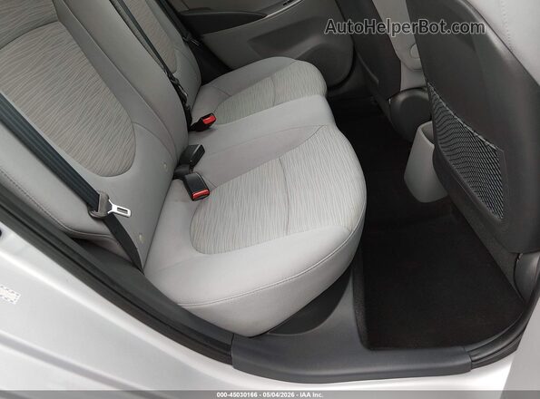 KMHCT4AE3HU318569 2017 HYUNDAI ACCENT Серебряный 