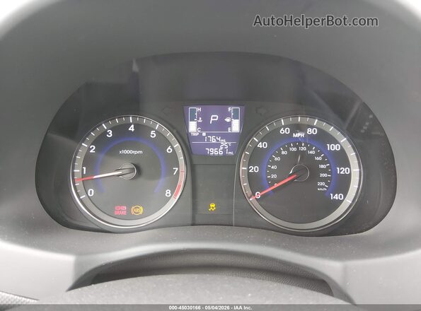 KMHCT4AE3HU318569 2017 HYUNDAI ACCENT Серебряный 