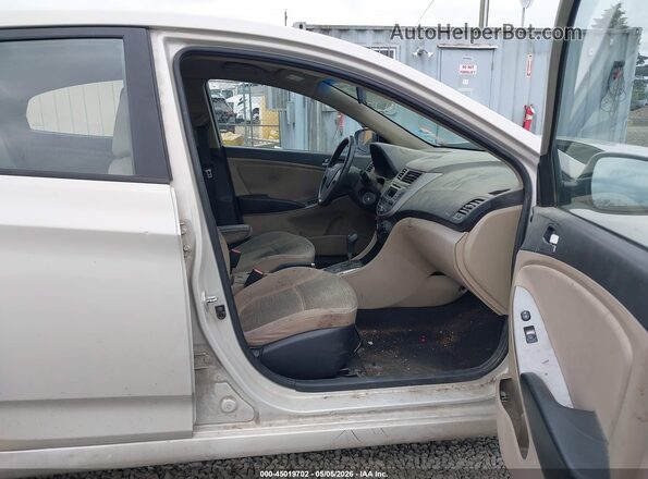 KMHCT4AE4GU033362 2016 HYUNDAI ACCENT Белый Вид салона спереди
