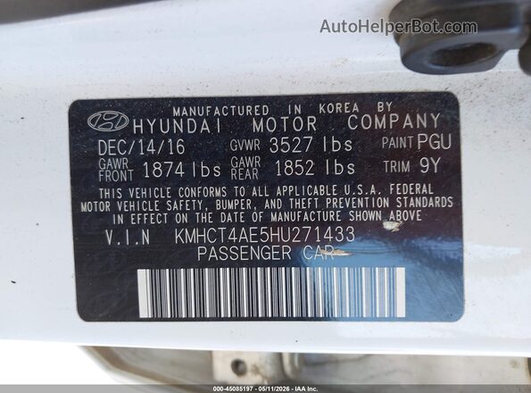 KMHCT4AE5HU271433 2017 HYUNDAI ACCENT Белый Вид подкапотного пространства