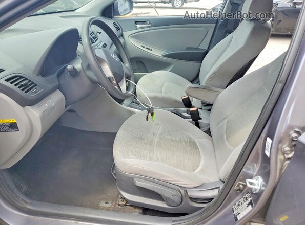 KMHCT4AE7GU990794 2016 HYUNDAI ACCENT Gray Front interior view