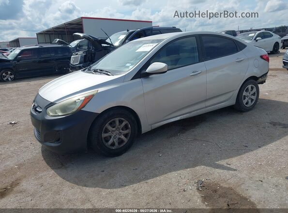KMHCT4AE8HU193438 2017 HYUNDAI ACCENT Silver წინა მარცხენა ხედი სამი მეოთხედიდან