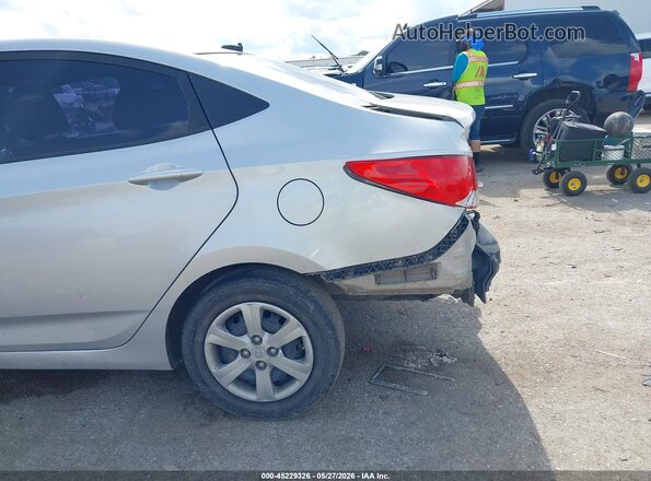 KMHCT4AE8HU193438 2017 HYUNDAI ACCENT Silver წინა ხედი