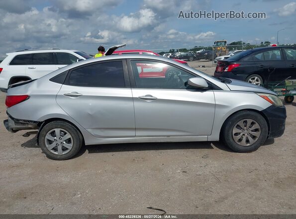 KMHCT4AE8HU193438 2017 HYUNDAI ACCENT Silver უკანა სალონის ხედი
