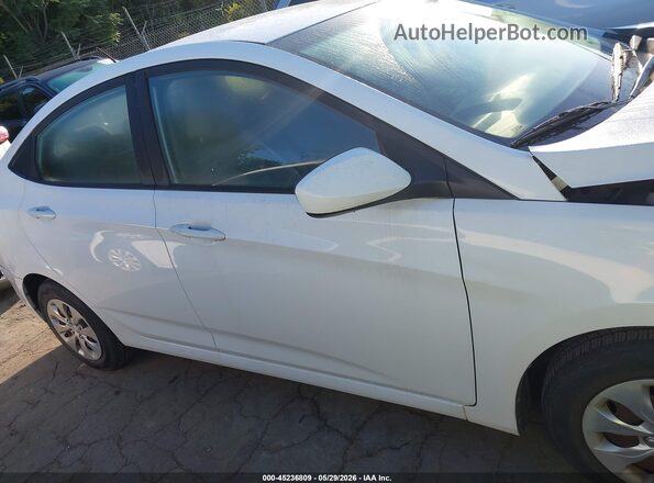 KMHCT4AE8HU203062 2017 HYUNDAI ACCENT White Vista interior trasera