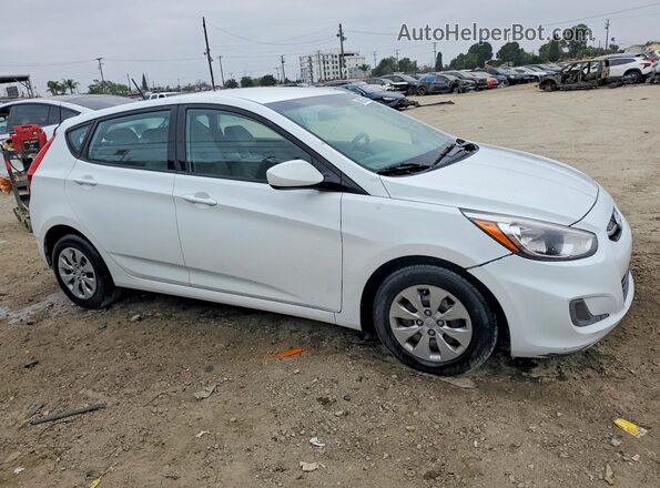 KMHCT5AE0HU351342 2017 HYUNDAI ACCENT White Передня права чверть