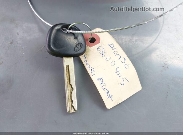 KMHCT5AE1HU345727 2017 HYUNDAI ACCENT Gray Widok deski rozdzielczej