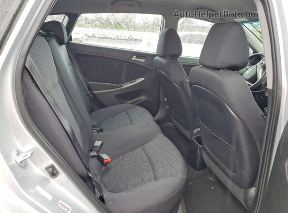 KMHCT5AE2HU327267 2017 HYUNDAI ACCENT Silver Вид задніх сидінь
