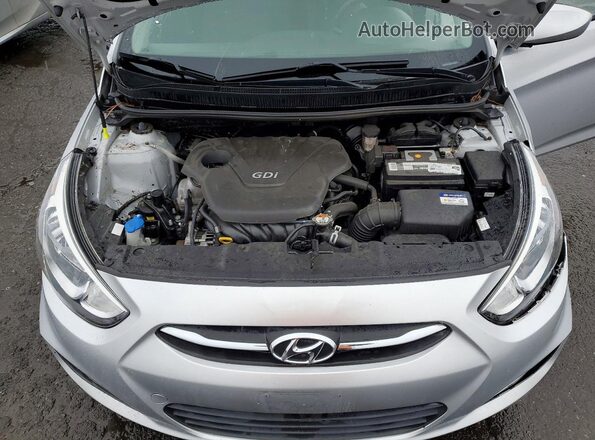 KMHCT5AE2HU327267 2017 HYUNDAI ACCENT Silver Вид задньої частини салону