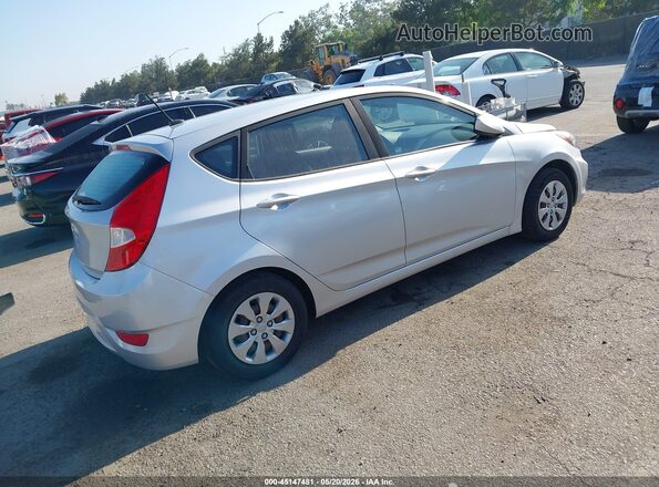 KMHCT5AE2HU349365 2017 HYUNDAI ACCENT Silver Rear right