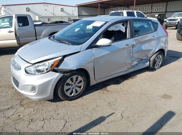 KMHCT5AE2HU349365 2017 HYUNDAI ACCENT Silver Front left