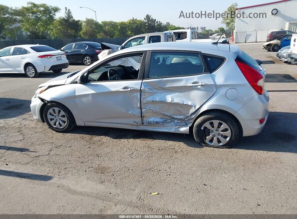 KMHCT5AE2HU349365 2017 HYUNDAI ACCENT Silver 360 interior view