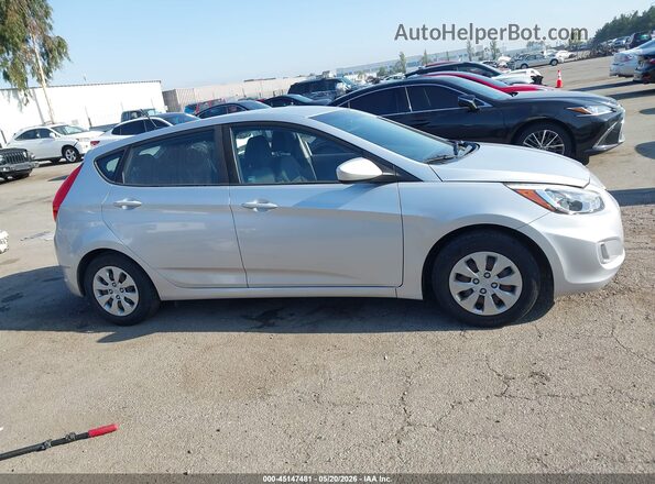 KMHCT5AE2HU349365 2017 HYUNDAI ACCENT Silver Rear interior view