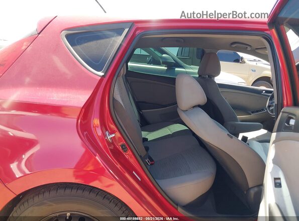 KMHCT5AE7HU311856 2017 HYUNDAI ACCENT Red 