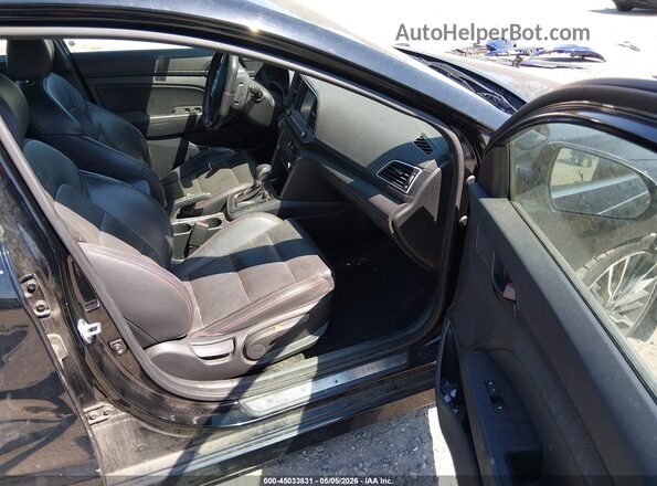 KMHD04LB0JU724279 2018 HYUNDAI ELANTRA Black წინა სალონის ხედი