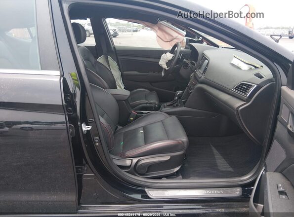 KMHD04LB8JU724403 2018 HYUNDAI ELANTRA Black Вид салону спереду
