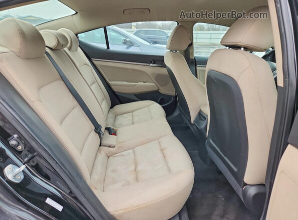 KMHD74LF3HU431744 2017 HYUNDAI ELANTRA Black Widok tylnych siedzeń