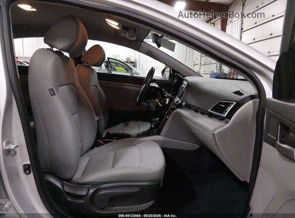 KMHD74LF7HU114632 2017 HYUNDAI ELANTRA Silver წინა სალონის ხედი