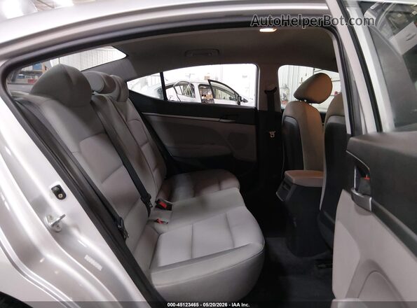 KMHD74LF7HU114632 2017 HYUNDAI ELANTRA Silver VIN კოდის სტიკერის ხედი