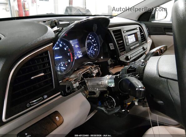 KMHD74LF7HU114632 2017 HYUNDAI ELANTRA Silver წინა ხედი