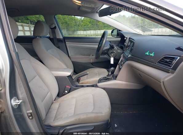 KMHD84LF0HU153981 2017 HYUNDAI ELANTRA Gray წინა სალონის ხედი