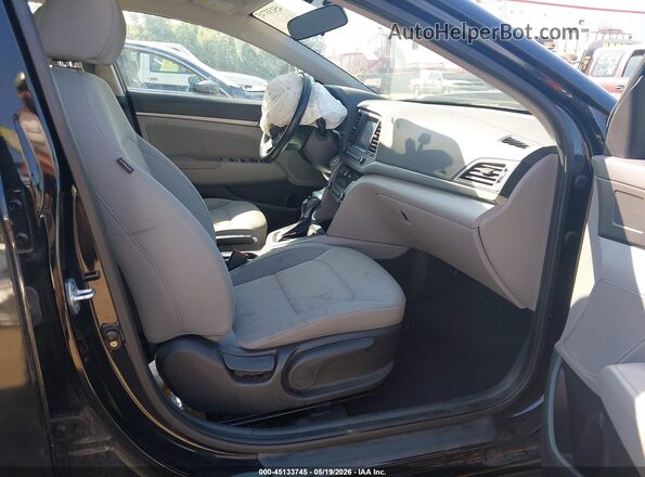 KMHD84LF2HU103177 2017 HYUNDAI ELANTRA Black Widok wnętrza z przodu