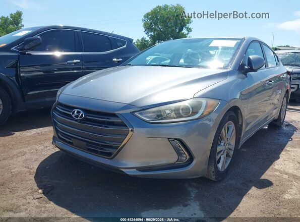KMHD84LF2JU607976 2018 HYUNDAI ELANTRA Silver Vista tres cuartos delantera izquierda