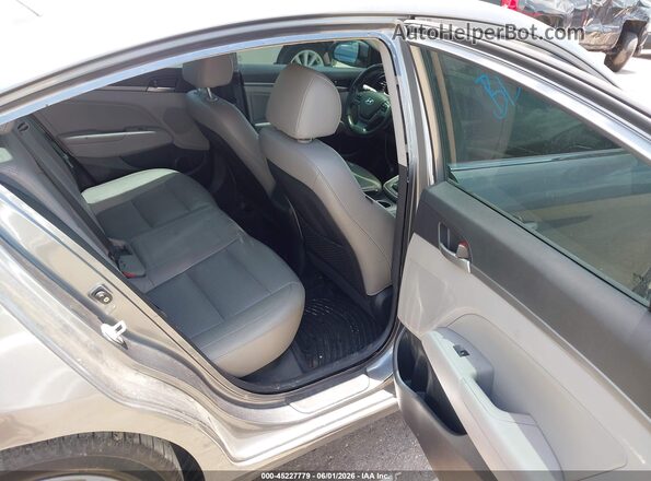 KMHD84LF8JU448929 2018 HYUNDAI ELANTRA Gray Widok naklejki z numerem VIN