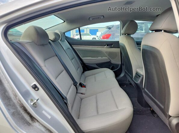 KMHD84LF8JU475547 2018 HYUNDAI ELANTRA Silver 
